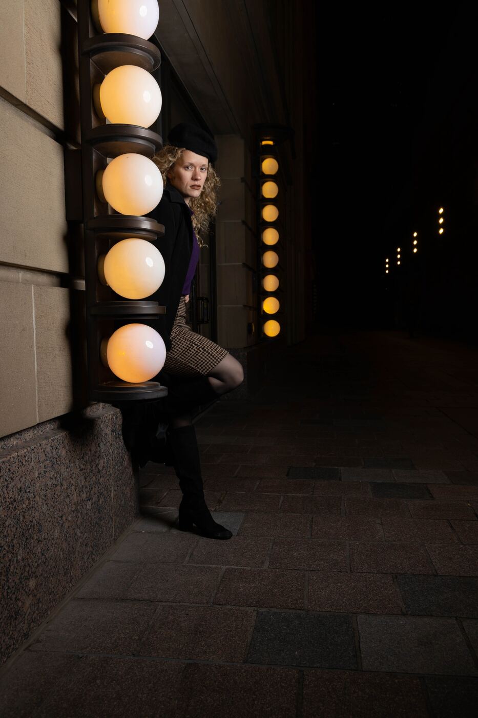 Beret, Globe Lights