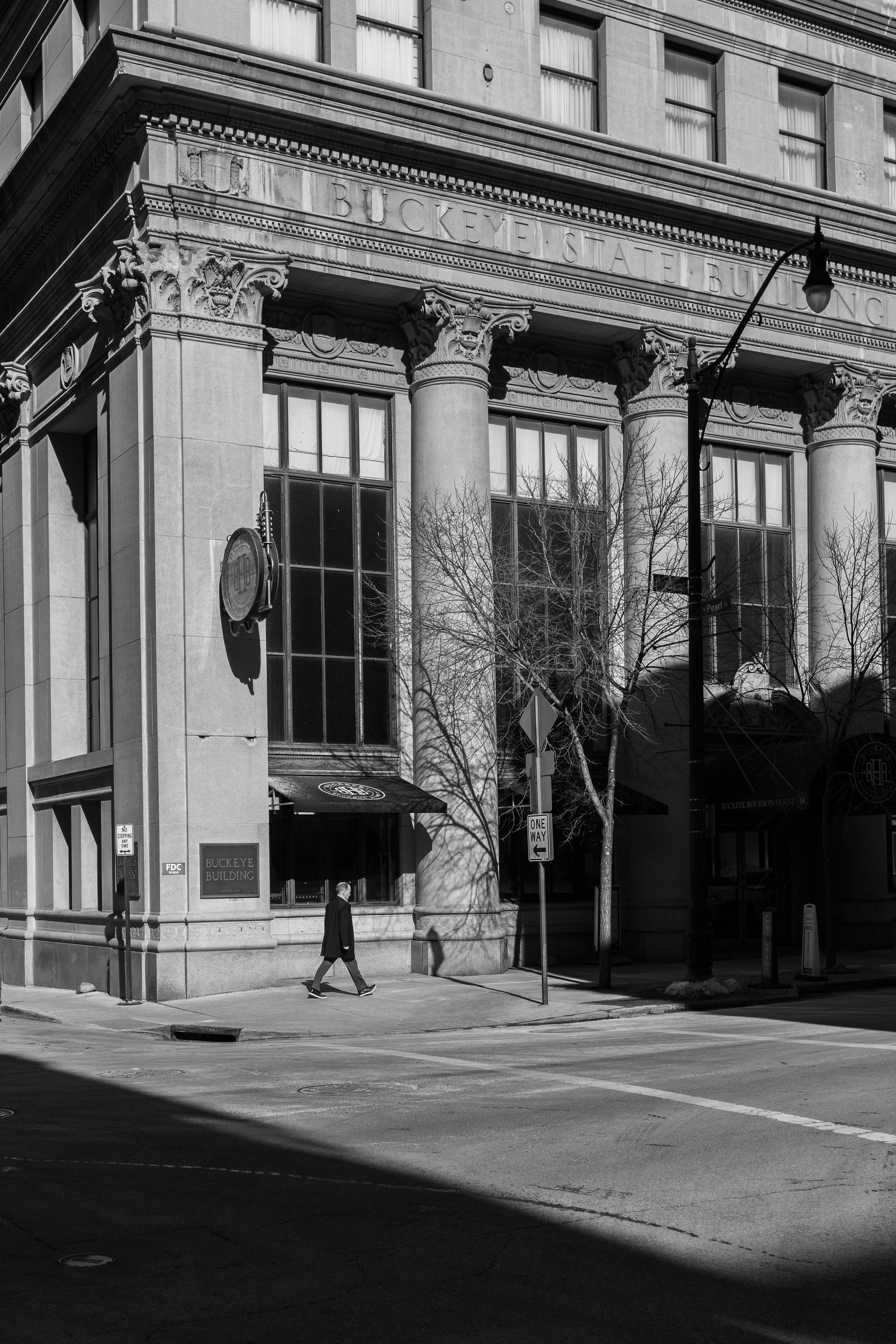 Columns · B&W